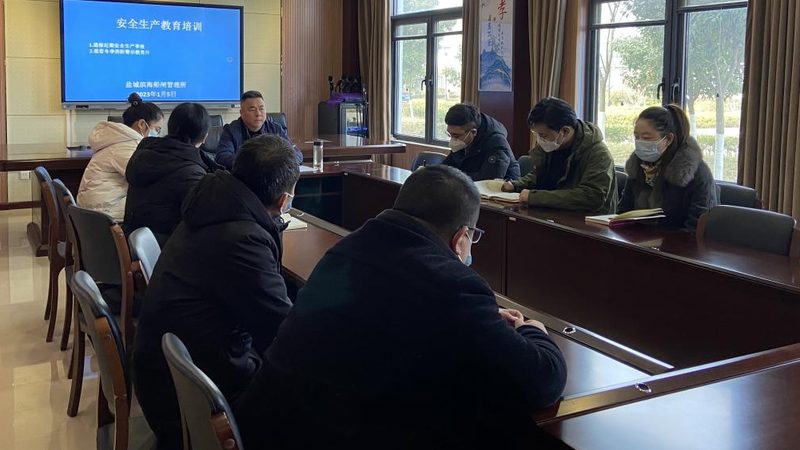 教师资格证培训协议班与普通班：如何选择更划算的学习方案**